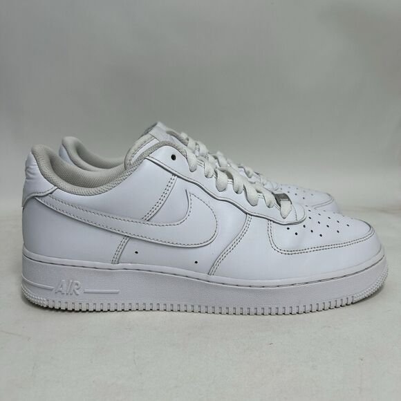 Nike Shoes Air Force 1 '07 Low “Triple White” 2024 - Picture 4 of 8